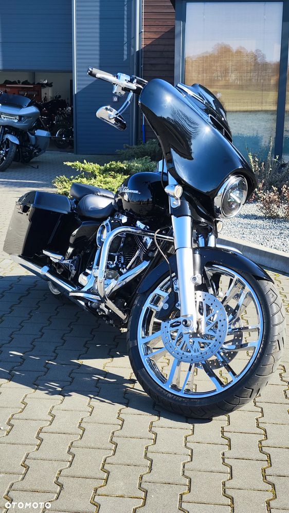 Harley-Davidson Touring Street Glide - 12