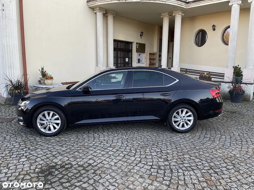 Skoda Superb 2020 photo 5