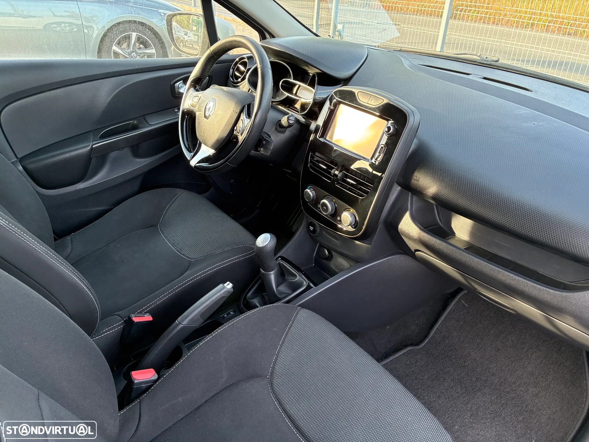 Renault Clio 1.5 dCi Dynamique S - 3