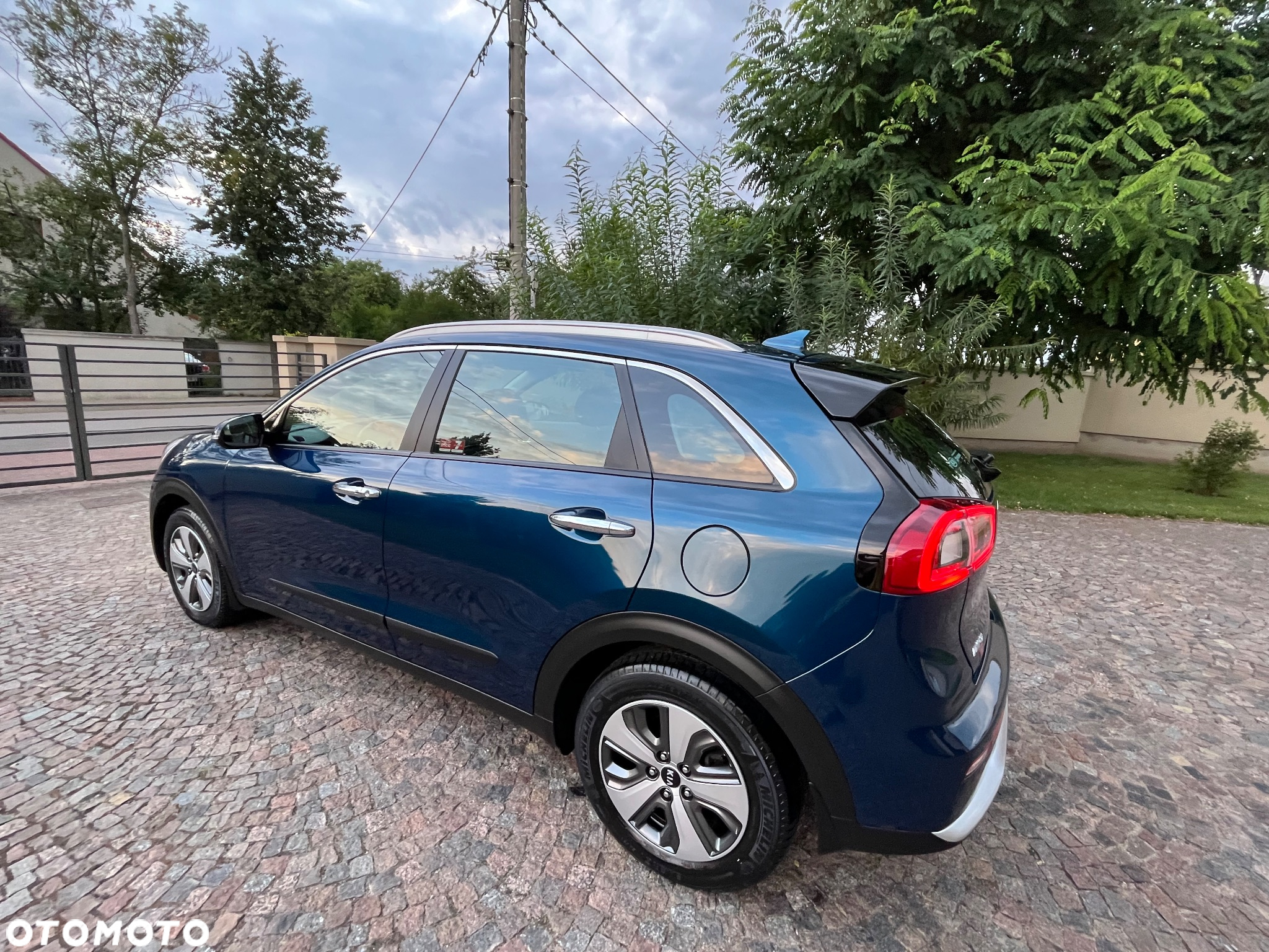 Kia Niro 1.6 GDI Hybrid L - 10