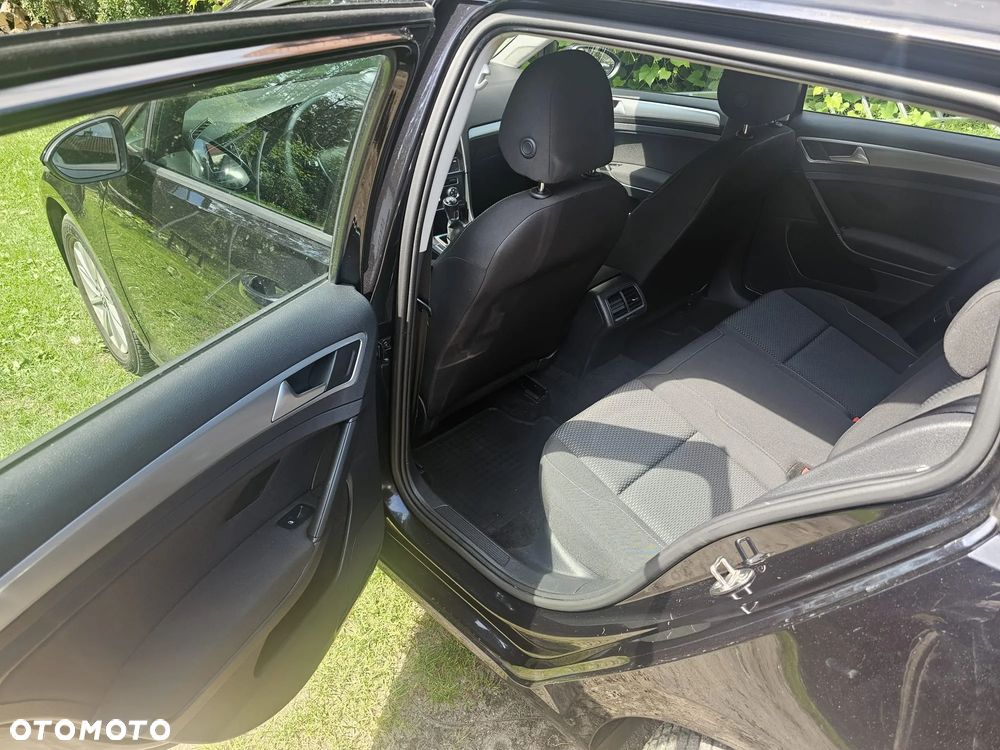 Volkswagen Golf - 8