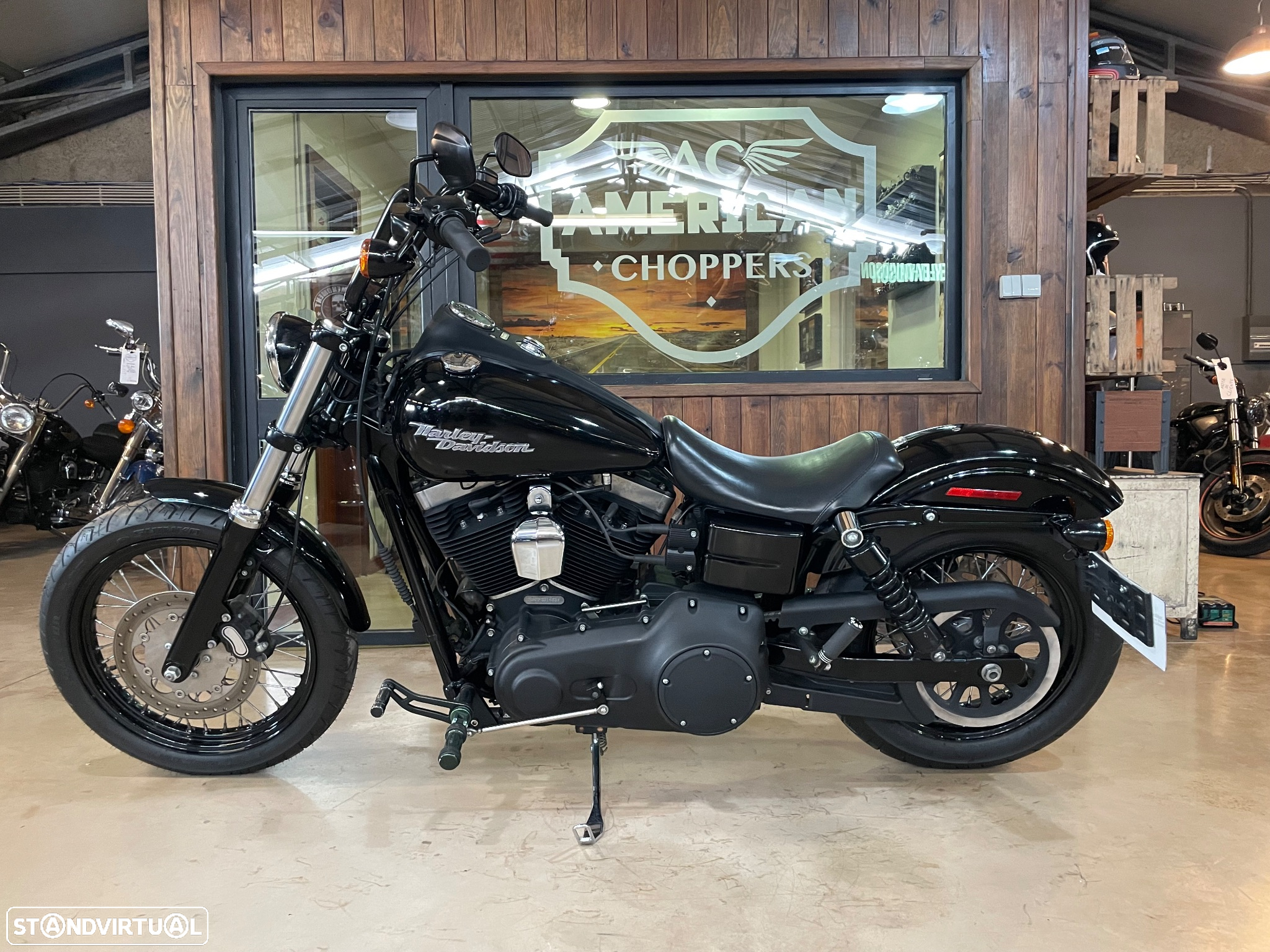 Harley-Davidson Dyna Street Bob 103ci - 18
