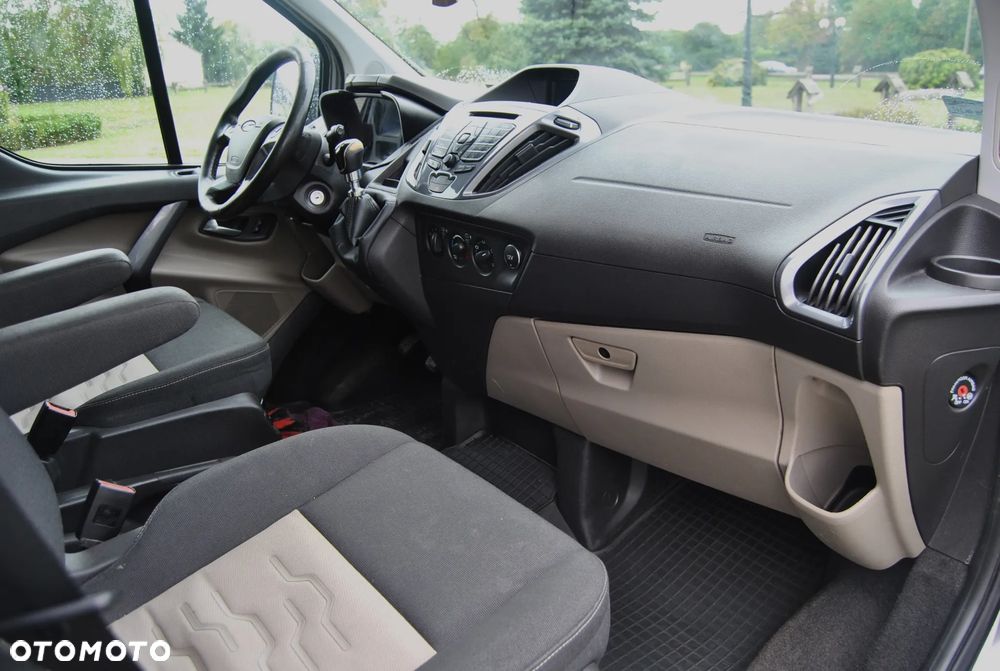 Ford Tourneo Custom - 7