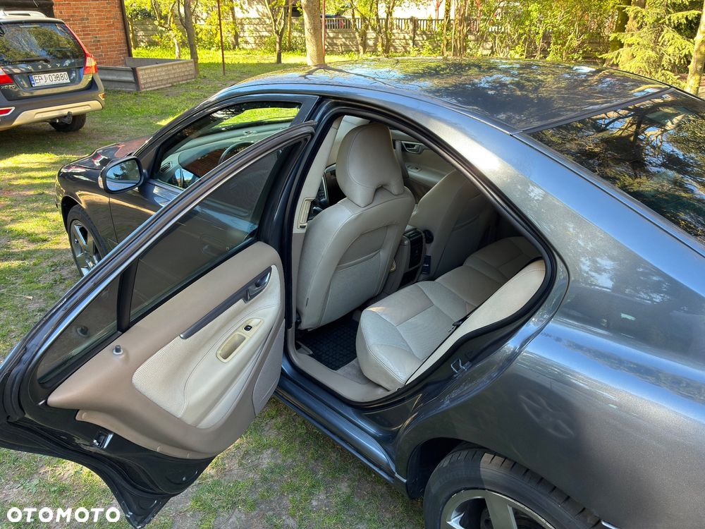 Volvo S60 2.4D5 Diament - 12