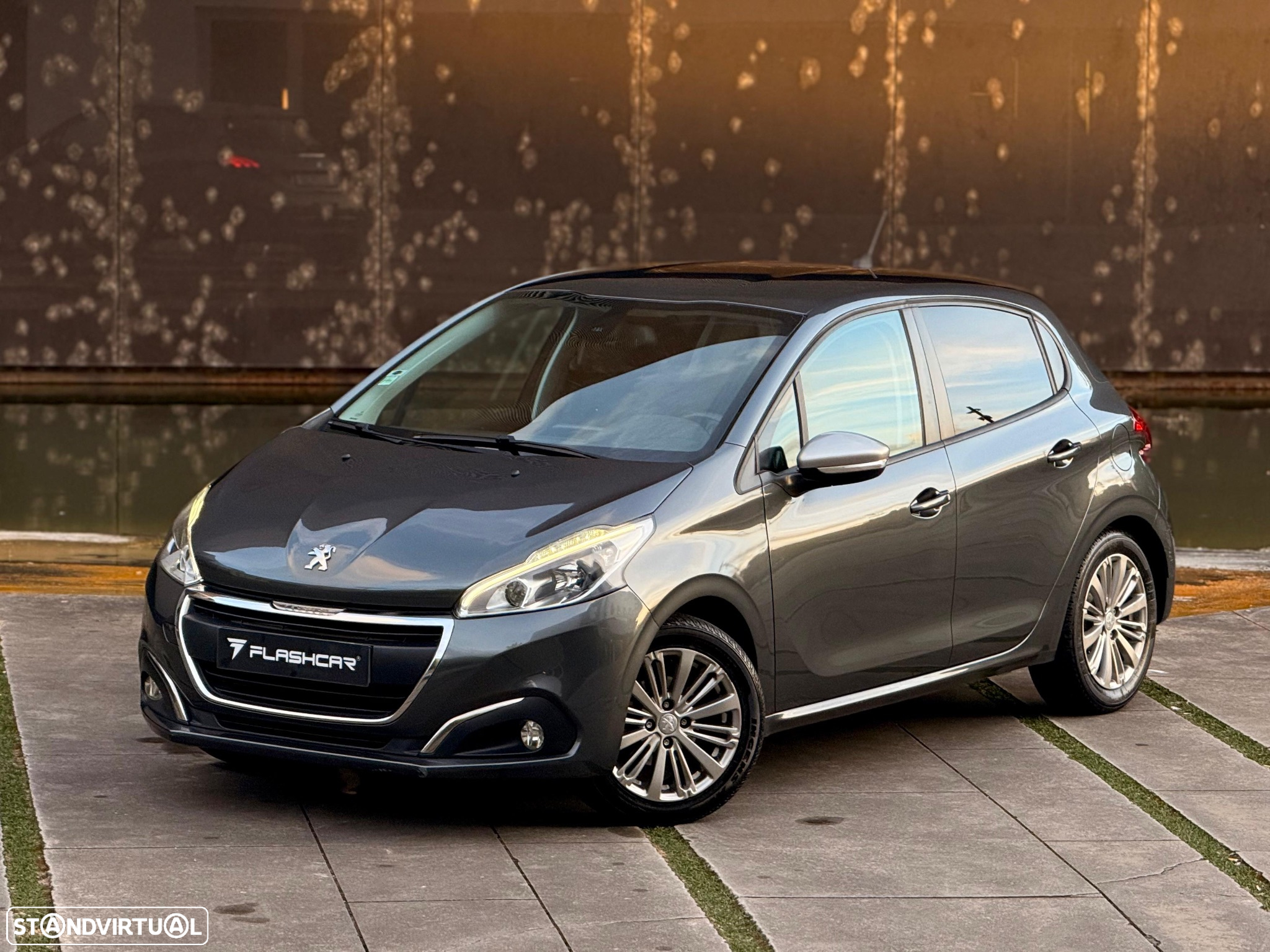 Peugeot 208 1.2 VTi SE Style - 25