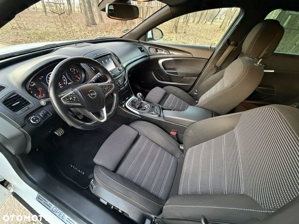 Opel Insignia - 21