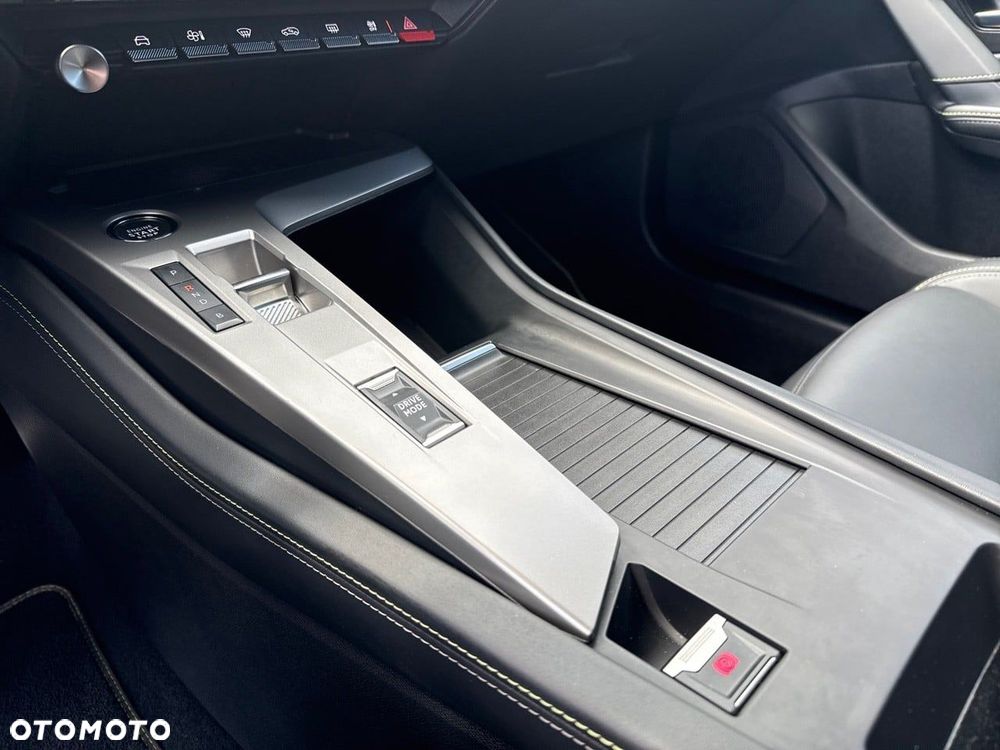 Peugeot 408 1.6 Plug-In Hybrid 225 GT EAT8 - 26