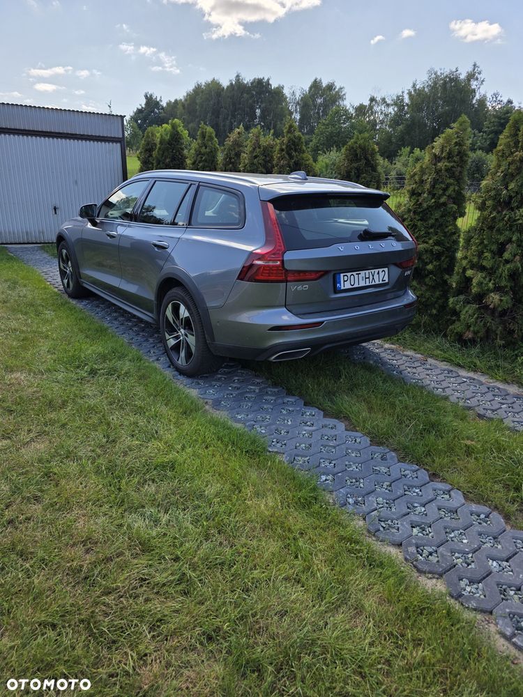 Volvo V60 Cross Country 2021 photo 4