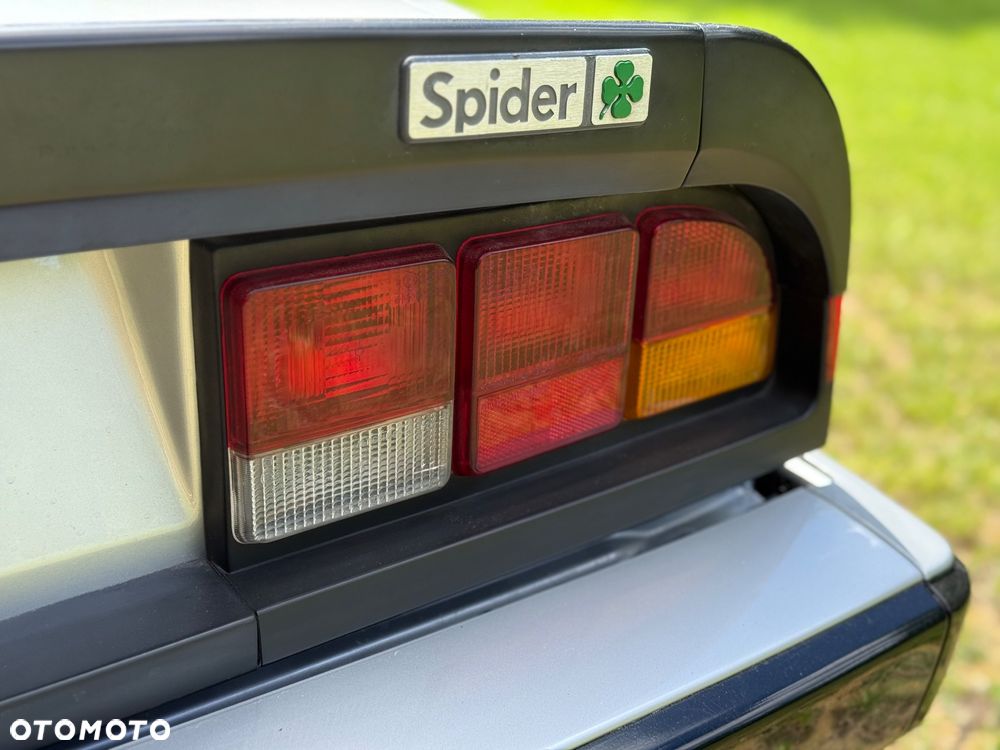 Alfa Romeo Spider 2.0 - 9