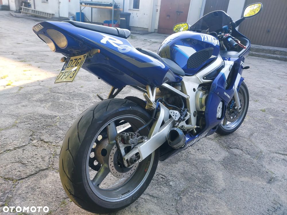 Yamaha R6 - 3