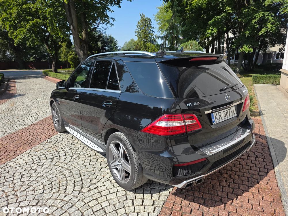 Mercedes-Benz ML 63 AMG 4-Matic - 2