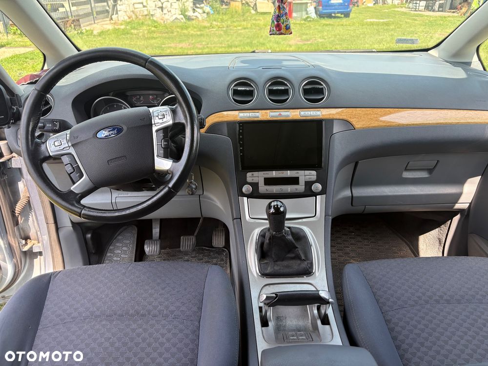 Ford Galaxy 2.0 Ghia - 10