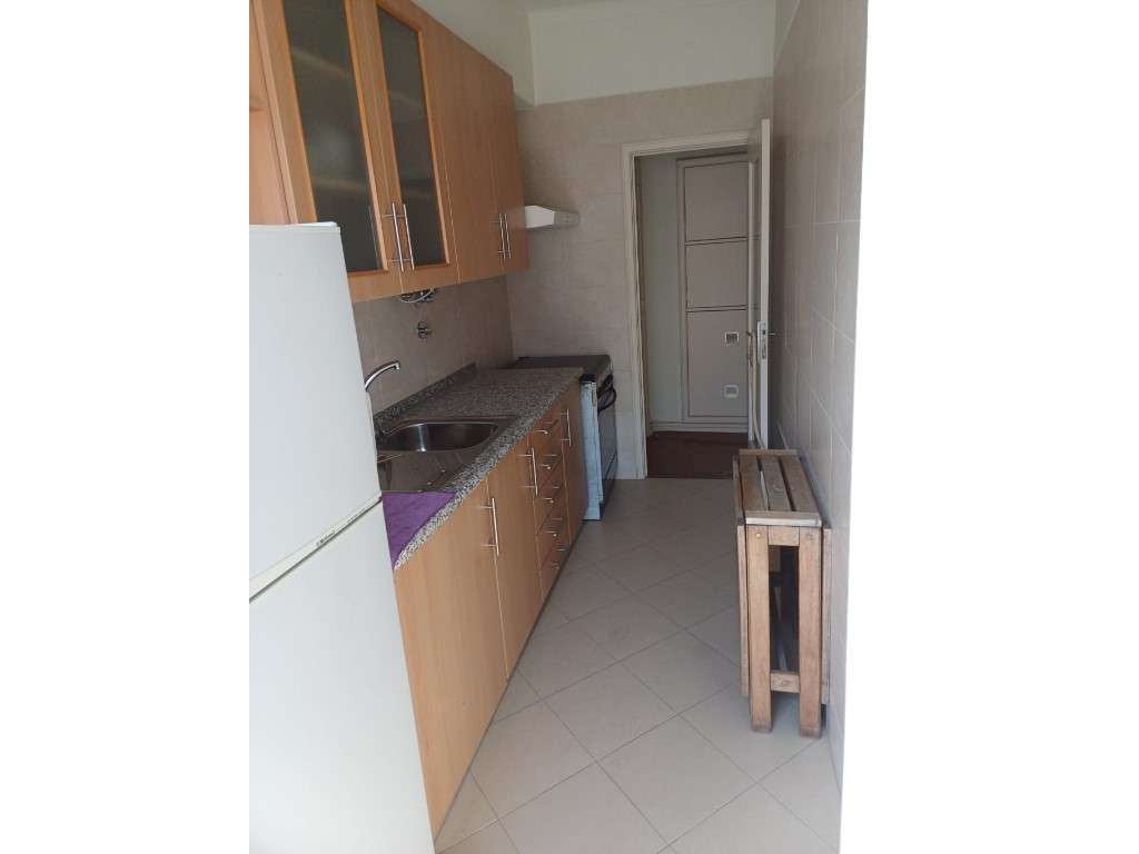 Excelente Apartamento T1 nas Avenidas Novas para arrendamento - Grande imagem: 3/12