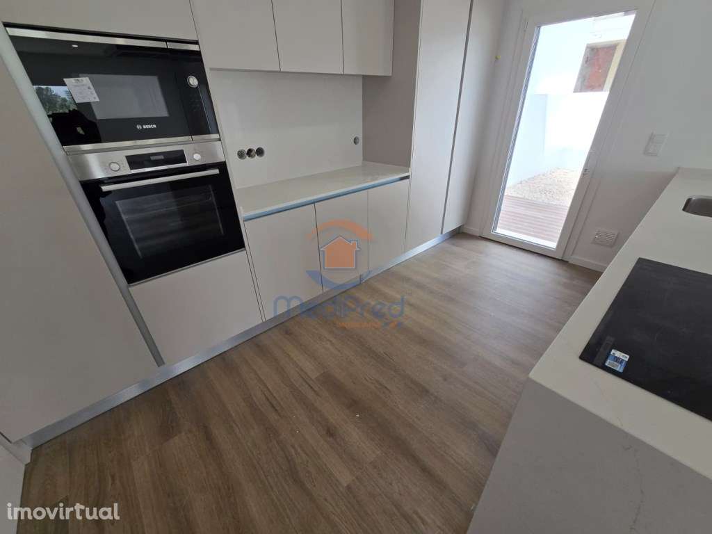 Moradia T4+1 com Piscina | Vale Pequeno, Pontinha - Grande imagem: 3/26