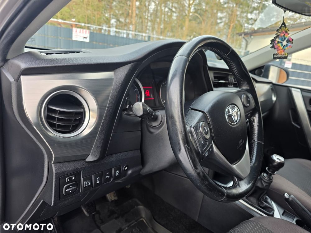 Toyota Auris 1.6 Premium Comfort - 7