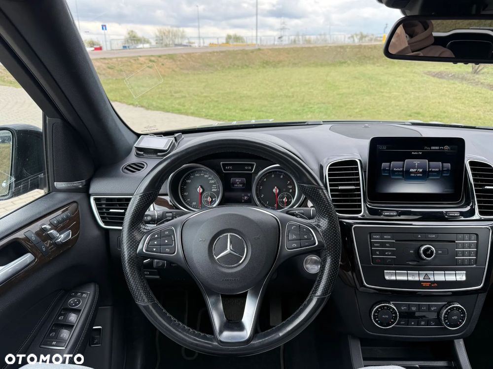 Mercedes-Benz GLE - 21