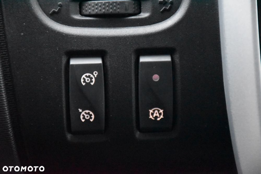 Renault Trafic Grand 2.0 dCi - 12