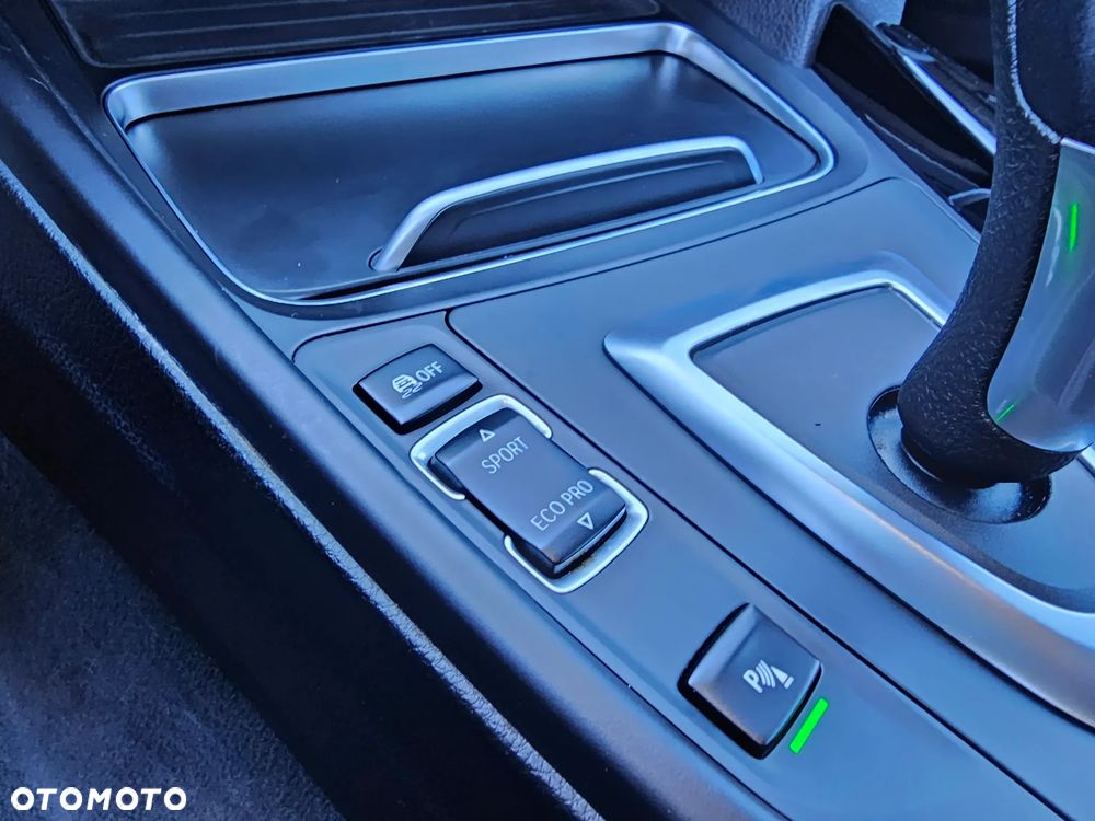 BMW Seria 3 320i xDrive Sport Line - 20