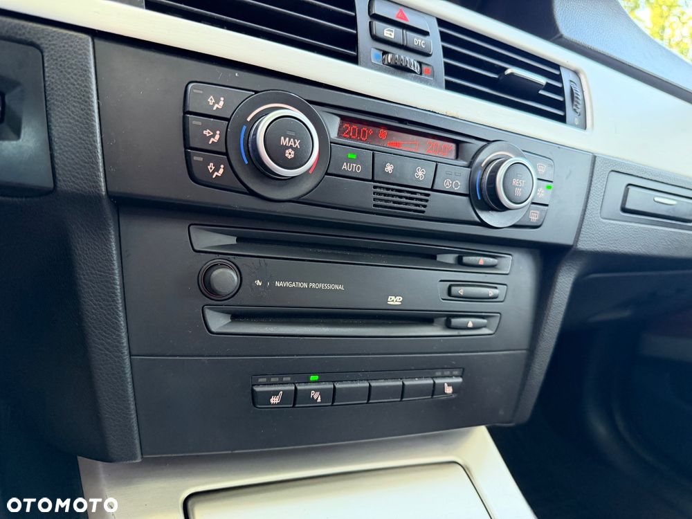 BMW Seria 3 330i - 19