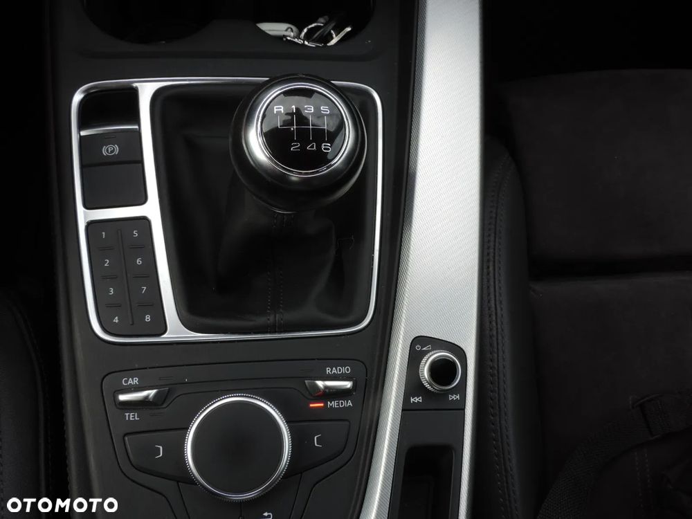 Audi A4 Limousine 1.4 TFSI Design - 9