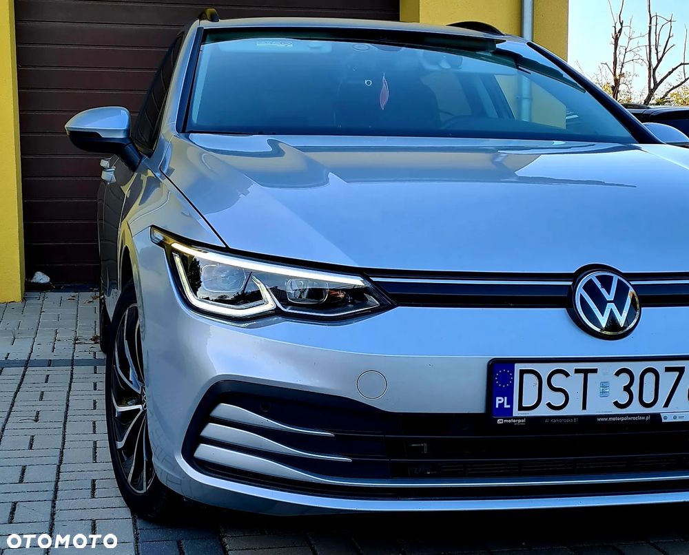 Volkswagen Golf - 1