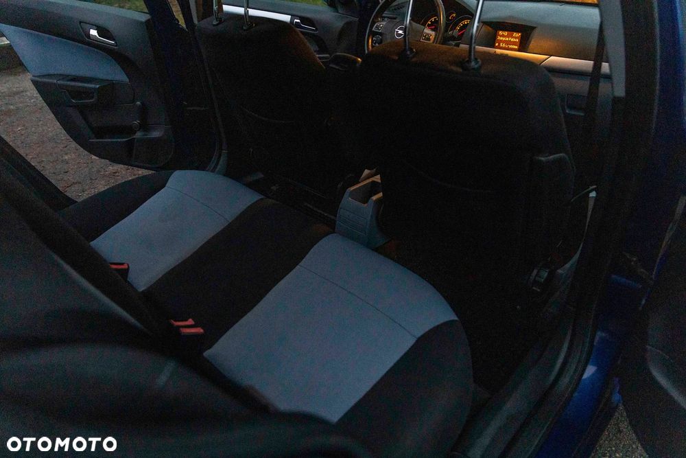 Opel Astra 1.4 Enjoy - 27