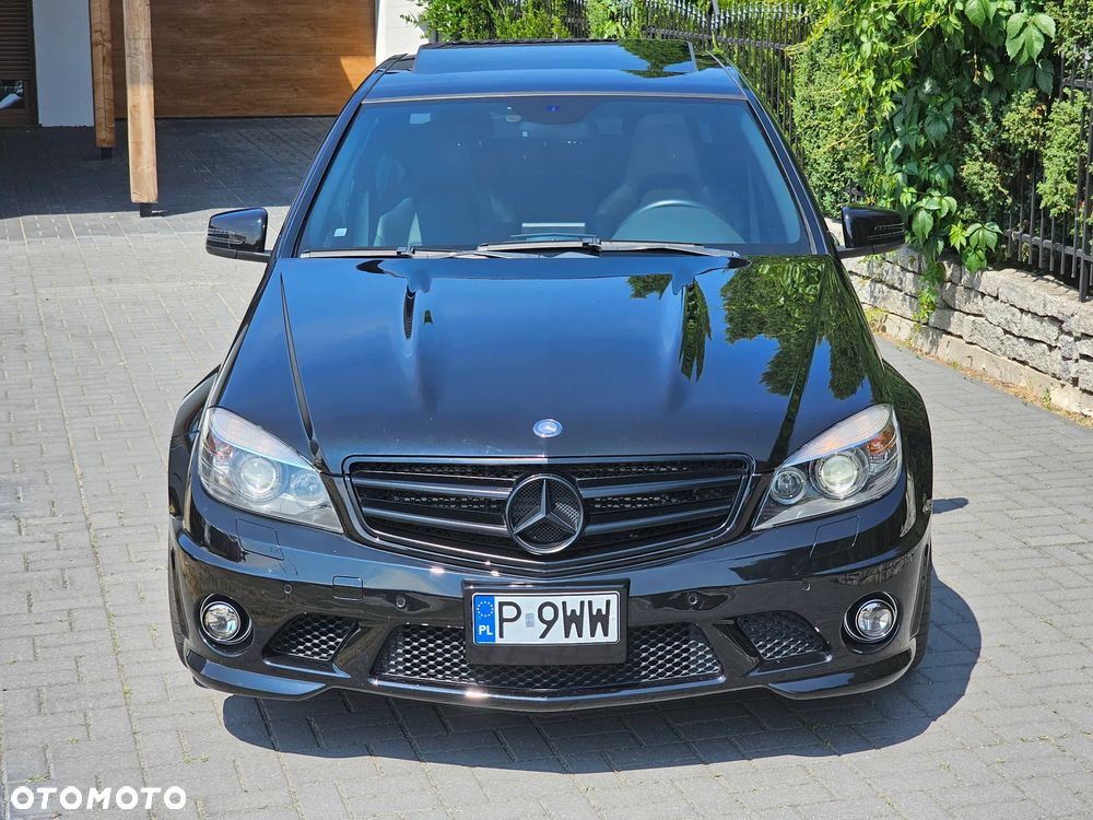 Mercedes-Benz Klasa C 63 AMG - 27