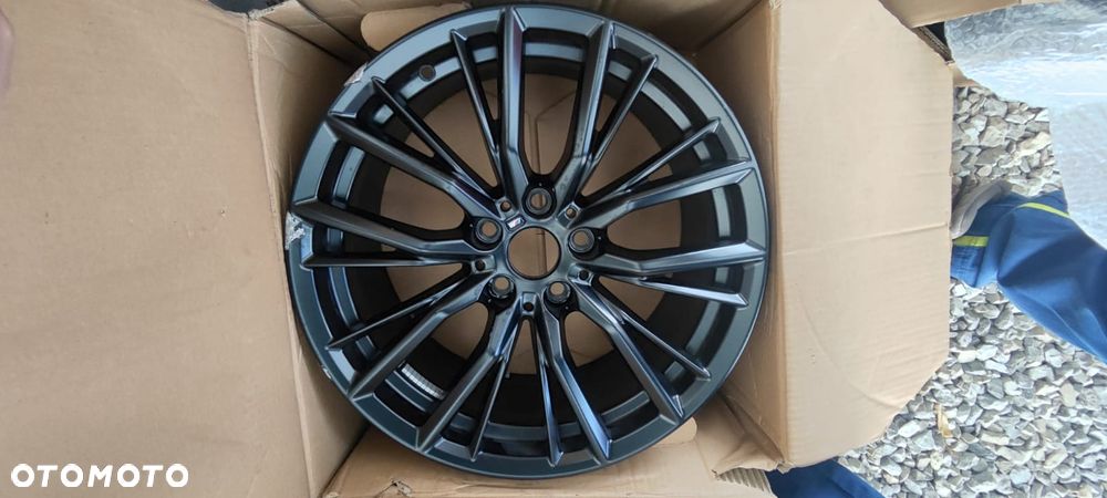 P02 Felga BMW 7,5x18et25 6885305 - 5