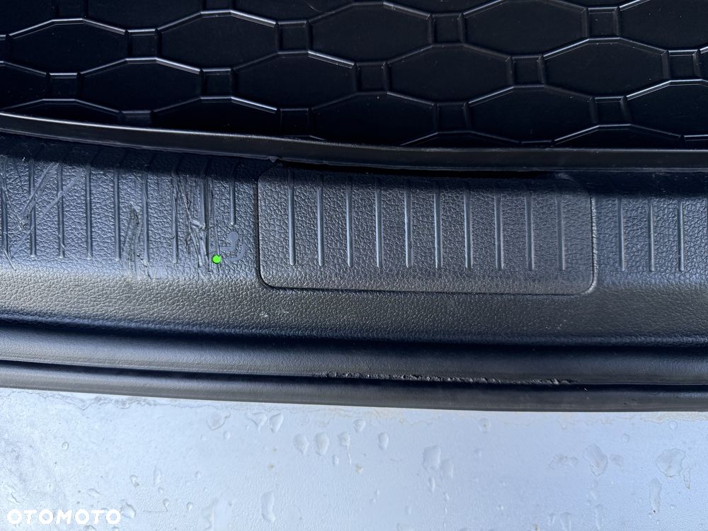 Volkswagen Golf - 6