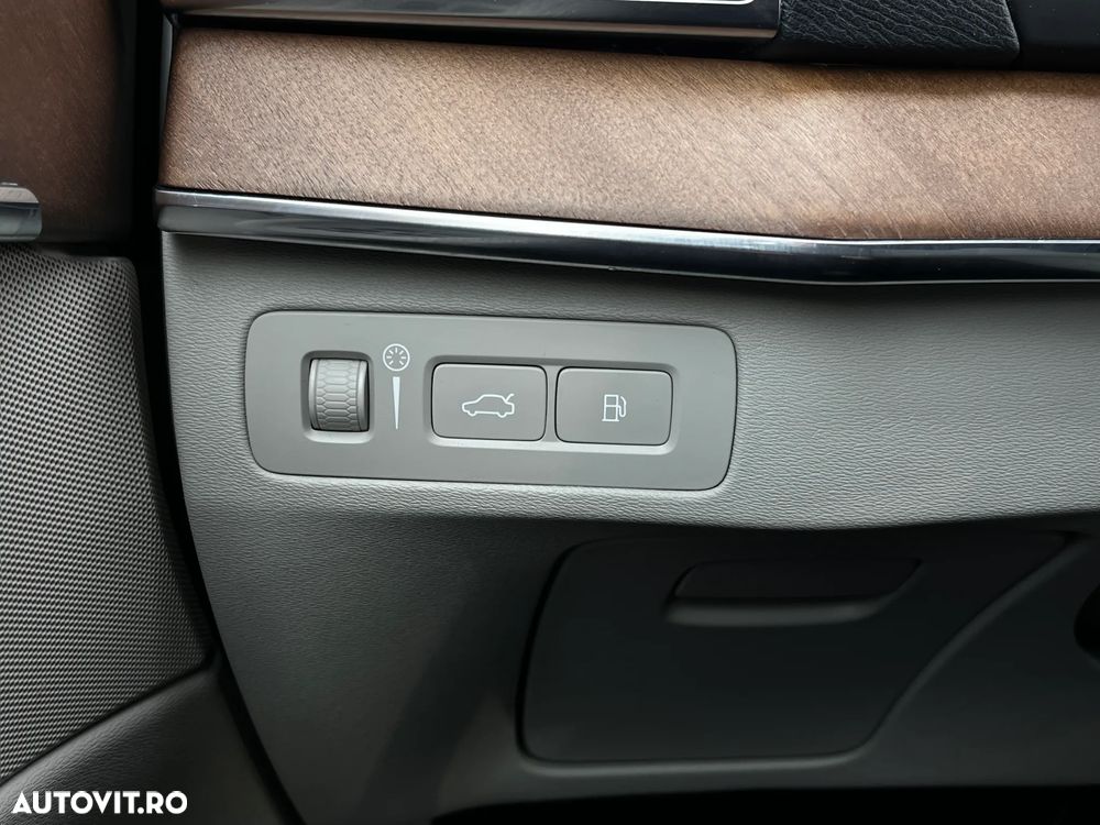 Volvo XC 90 - 23