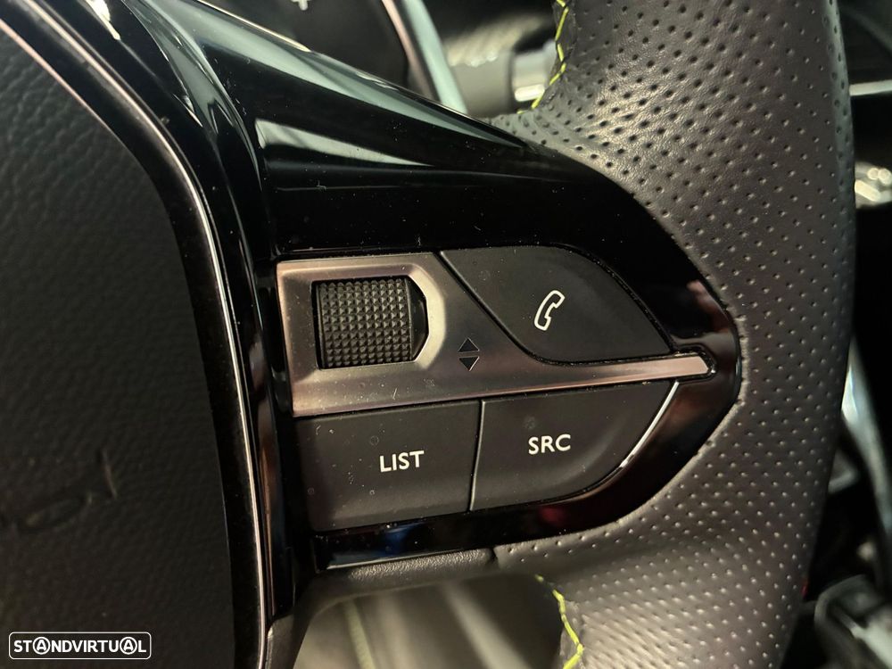 Peugeot 2008 1.2 PureTech GT EAT8 - 24