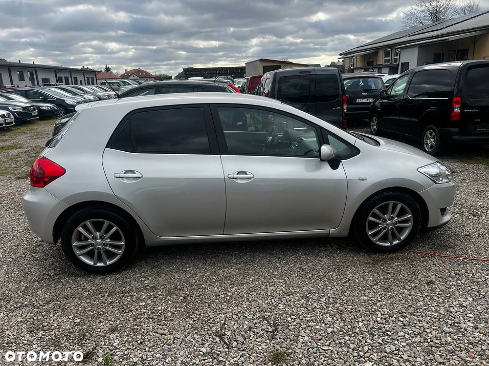 Toyota Auris 1.6 Executive - 11