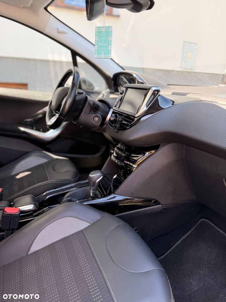 Peugeot 2008 1.2 Pure Tech GPF Active S&S EAT6 - 8
