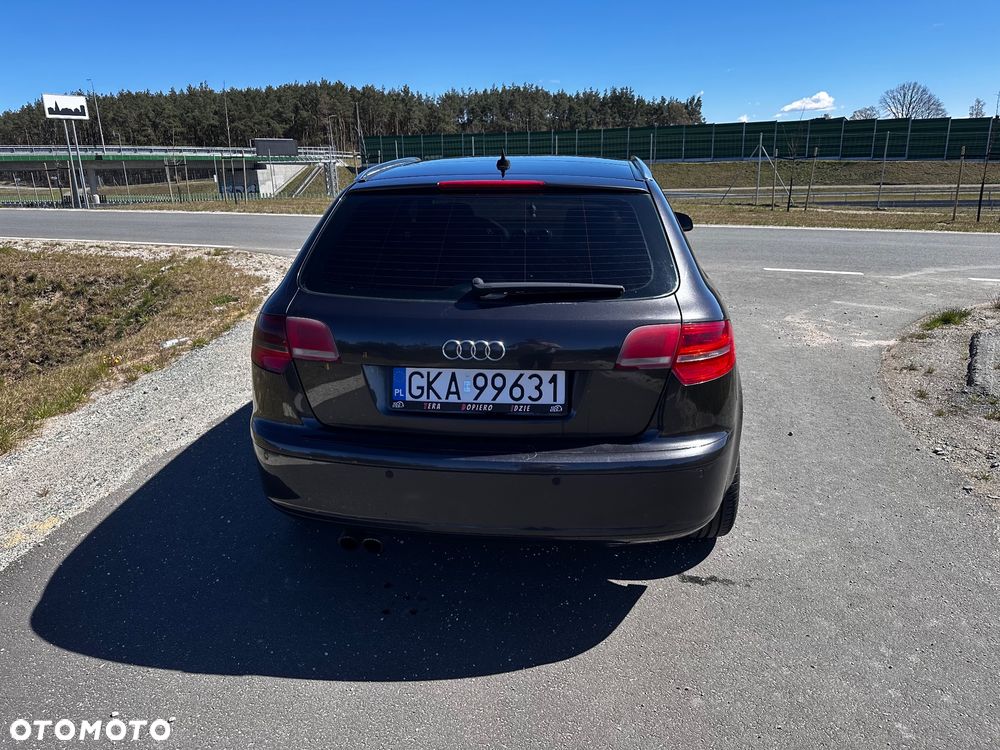 Audi A3 Sportback 2.0 TDI DPF (DSG) S tronic Ambiente - 4