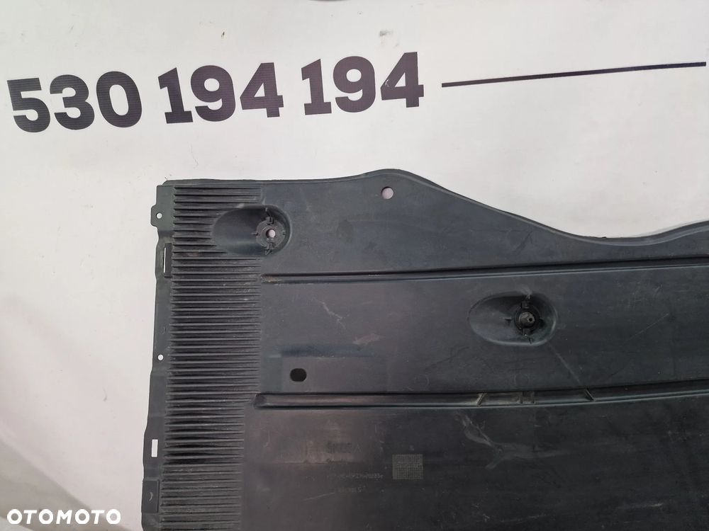 SKODA OCTAVIA 3 III / VW SPORTSVAN LEWA / PRAWA OSŁONA PODWOZIA , NR 5Q0825202S / 5Q0825201S , NR AUKCJI NSŁ294 - 9