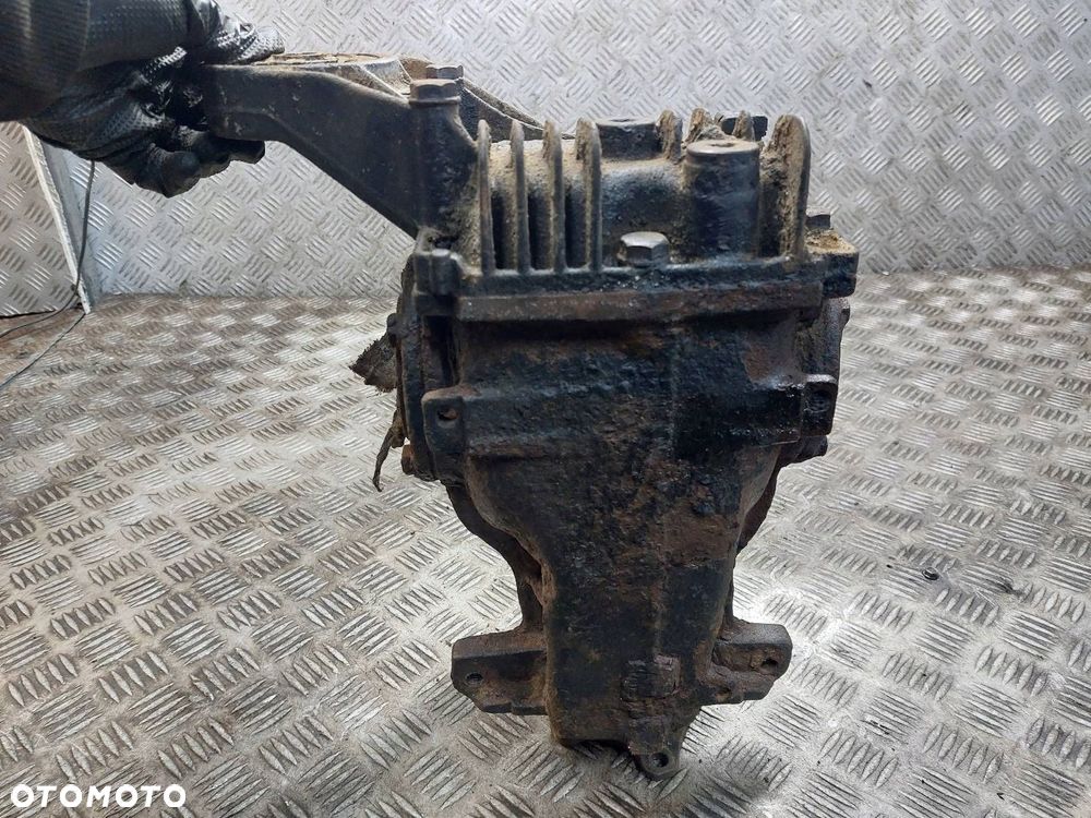DYFERENCJAŁ DYFER MOST BMW E30 318i M40 4.45 BMW E36 COMPACT BMW E34 - 8