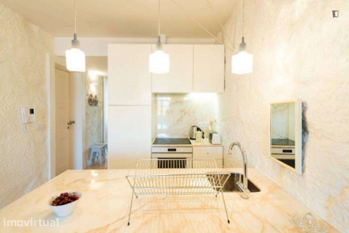 Apartamento com 1 quartos - localizado em Sé Porto - Grande imagem: 2/46