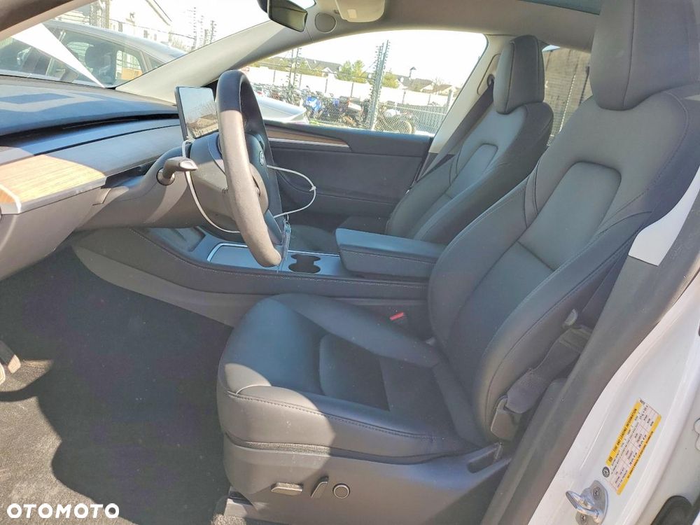 Tesla Model Y Long Range Dual Motor AWD - 7