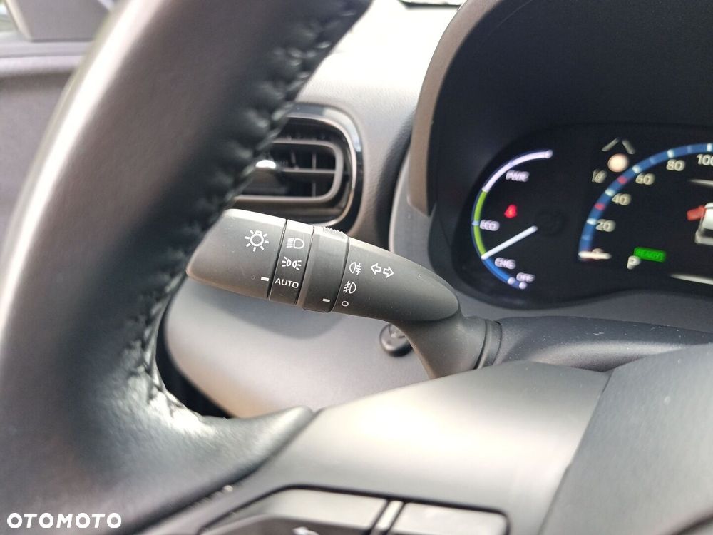 Toyota Yaris Cross Hybrid 1.5 Comfort - 35