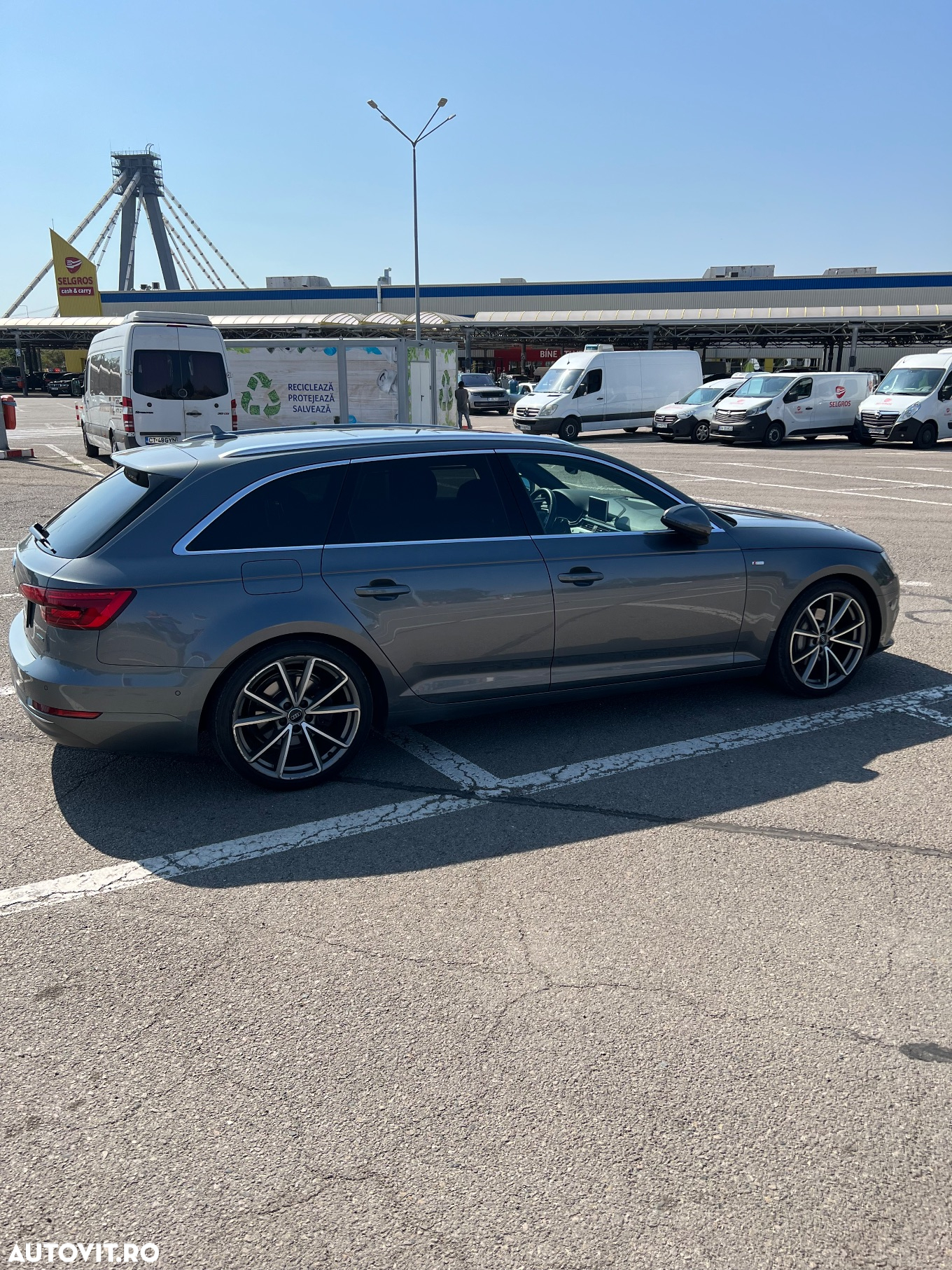 Audi A4 Avant 2.0 TDI quattro S tronic Sport - 4