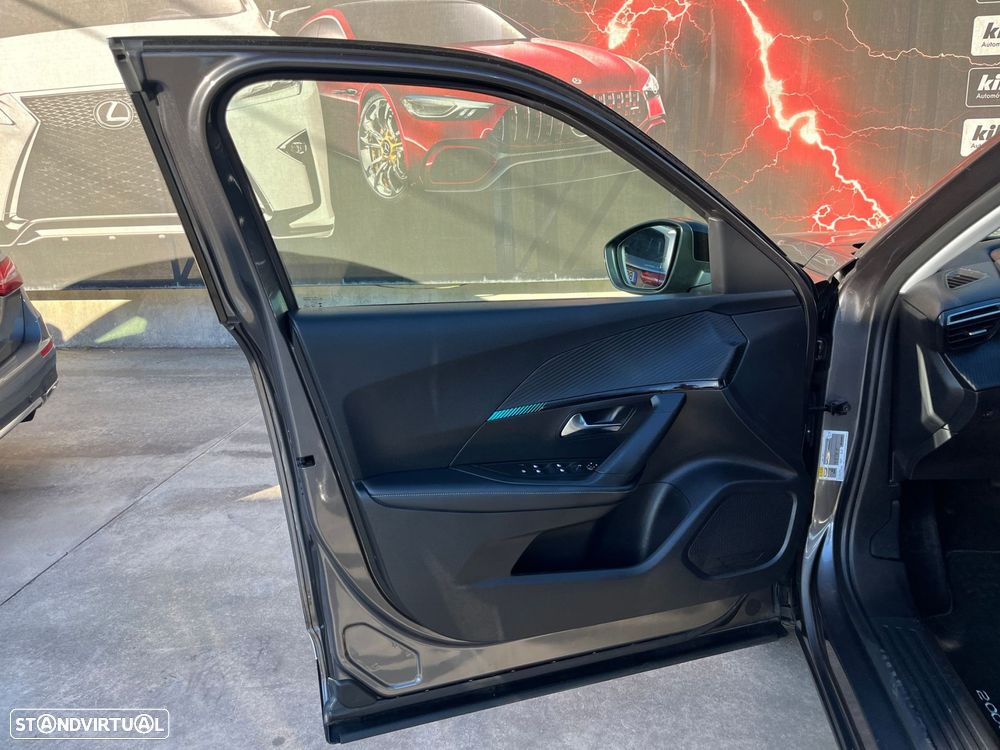 Peugeot 2008 1.5 BlueHDi Allure EAT8 - 12