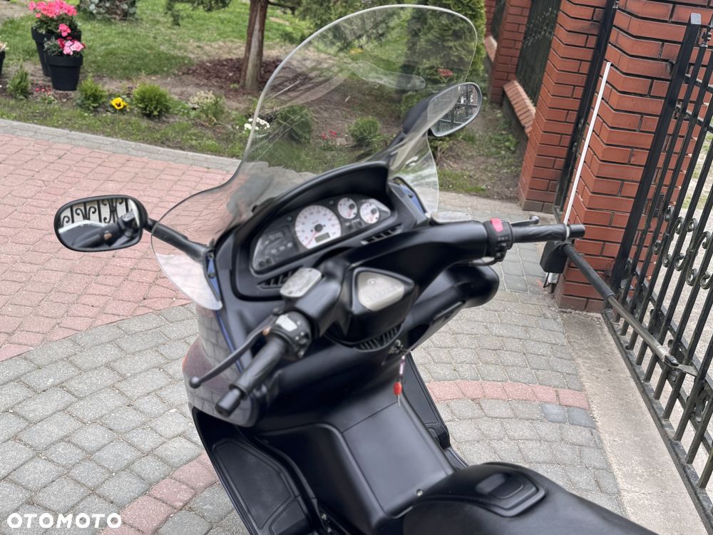 Yamaha Tmax - 15