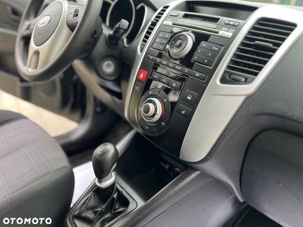 Kia Venga 1.4 CVVT Business Line - 27