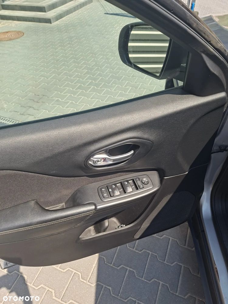 Jeep Cherokee 3.2 V6 Active Drive I Limited - 14
