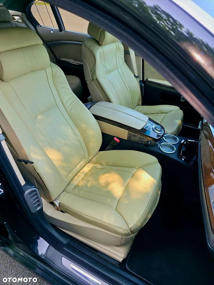 BMW Seria 7 760Li - 12