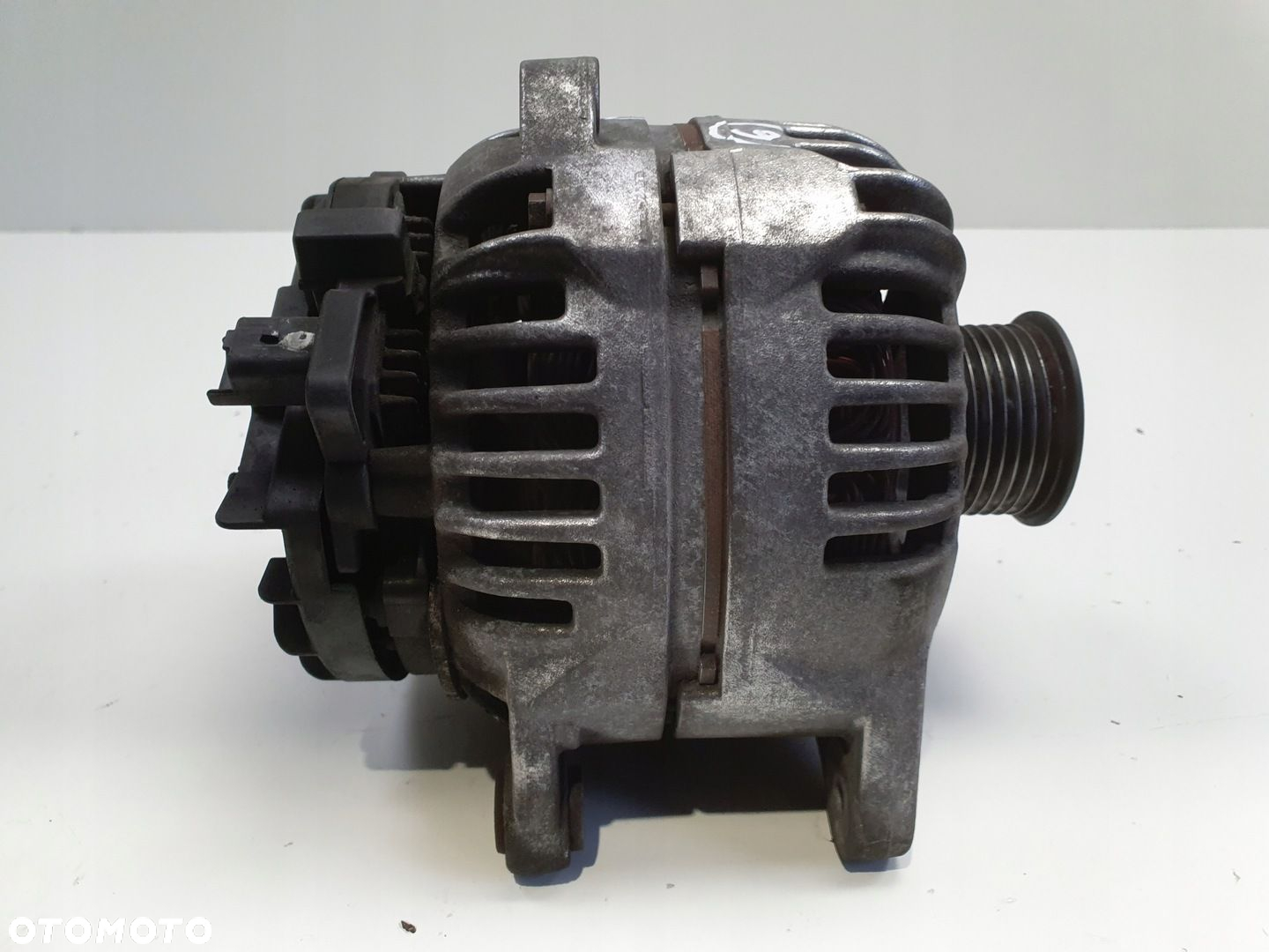 Renault Master II 2.5 DCI ALTERNATOR 0124525044 150A bosch - 6