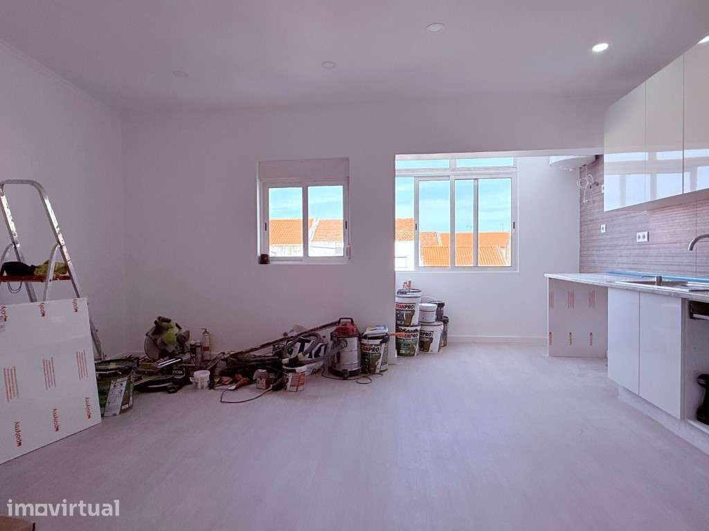 Apartamento T1+1 Duplex Baixa da Banheira - Grande imagem: 4/24