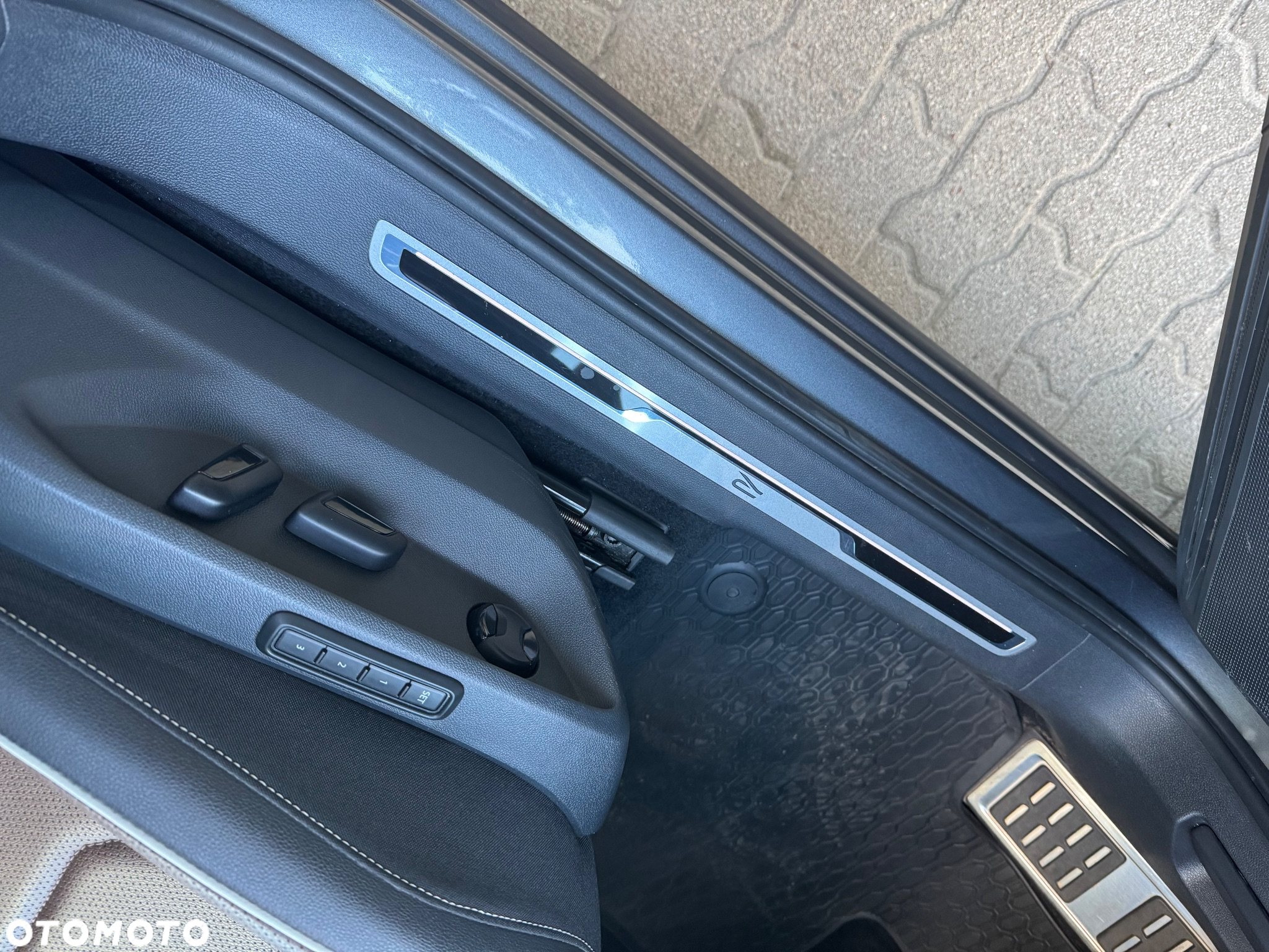 Volkswagen Tiguan 2.0 TSI 4Mot R-Line DSG - 17
