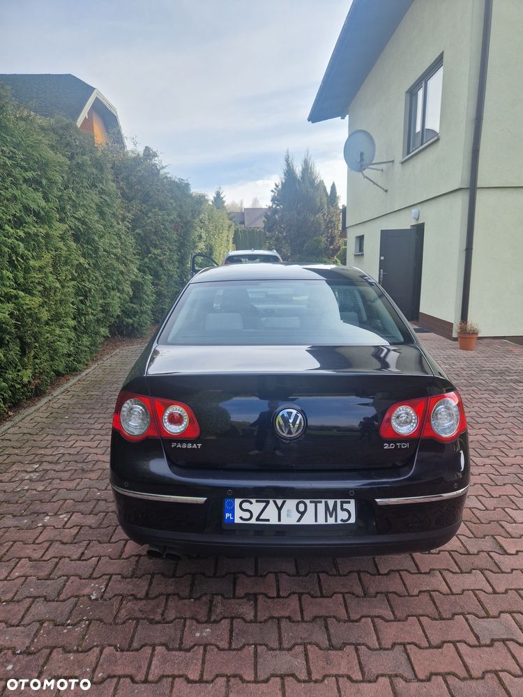 Volkswagen Passat 2.0 TDI Comfortline - 11