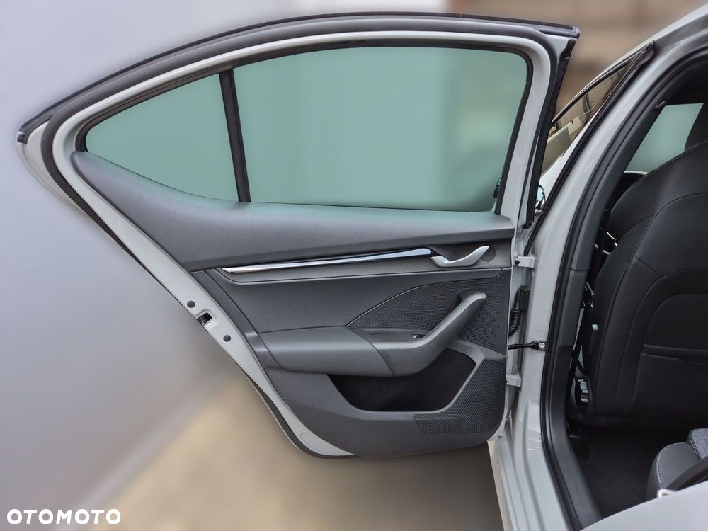 Skoda Octavia 2.0 TDI Sportline DSG - 20